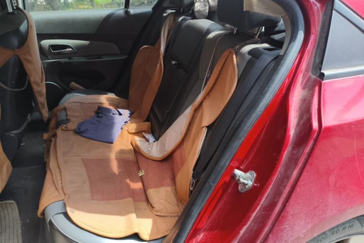 Used Chevrolet Cruze 2013 1.6L SE MT Left Rear Seat