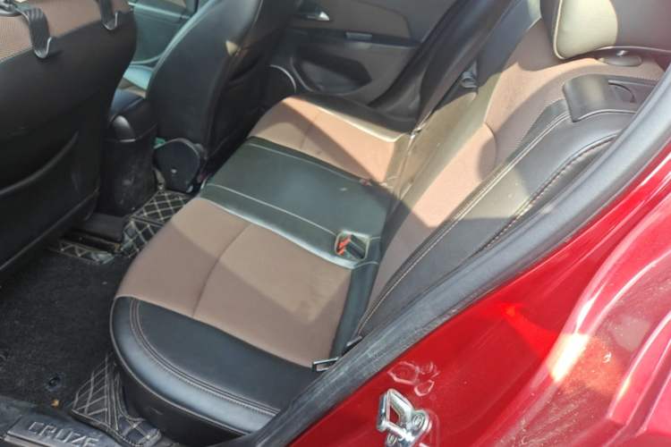 Used Chevrolet Cruze 2013 Hatchback 1.6L Automatic Luxury Model Left Rear Seat