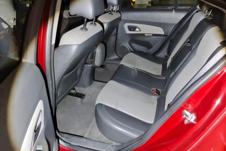 Used Chevrolet Cruze 2013 1.8L SE AT Left Rear Seat