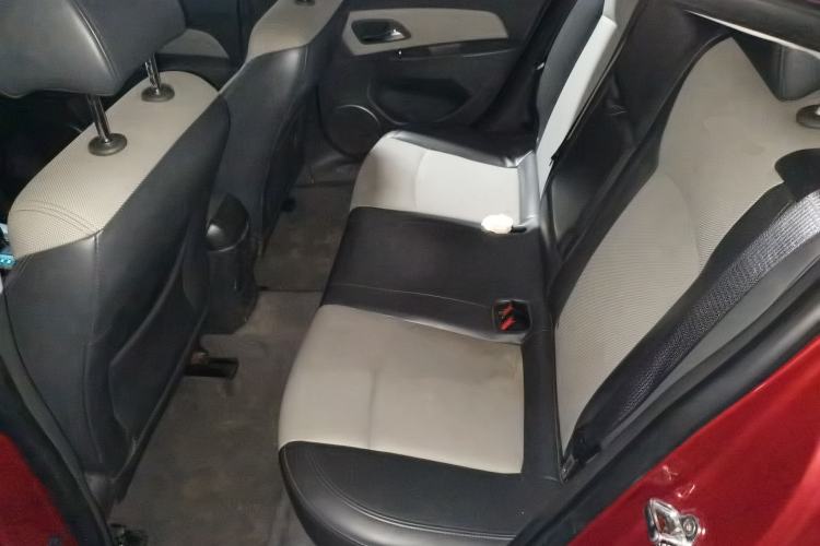 Used Chevrolet Cruze 2013 1.8L SE AT Left Rear Seat