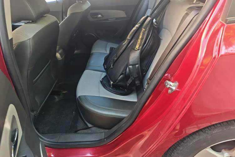 Used Chevrolet Cruze 2013 1.8L SE AT Left Rear Seat