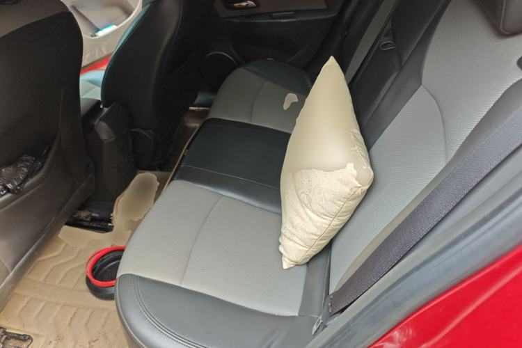 Used Chevrolet Cruze 2013 1.8L SE AT Left Rear Seat