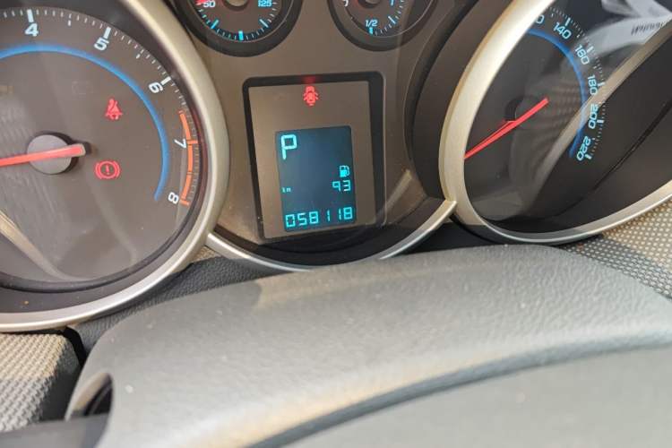 Used Chevrolet Cruze 2013 1.8L SE AT Odometer Close Up