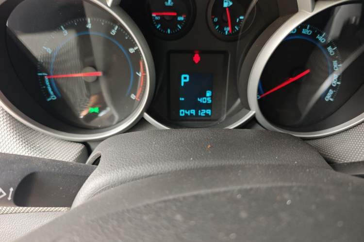 Used Chevrolet Cruze 2013 1.8L SE AT Odometer Close Up