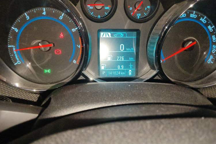 Used Chevrolet Cruze 2013 Hatchback 1.6T Automatic Flagship Model Odometer Close Up