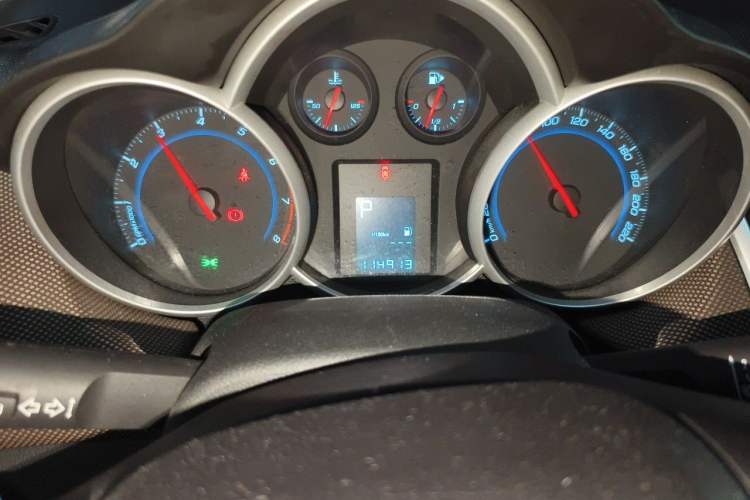 Used Chevrolet Cruze 2013 Hatchback 1.6L Automatic Luxury Model Odometer Close Up