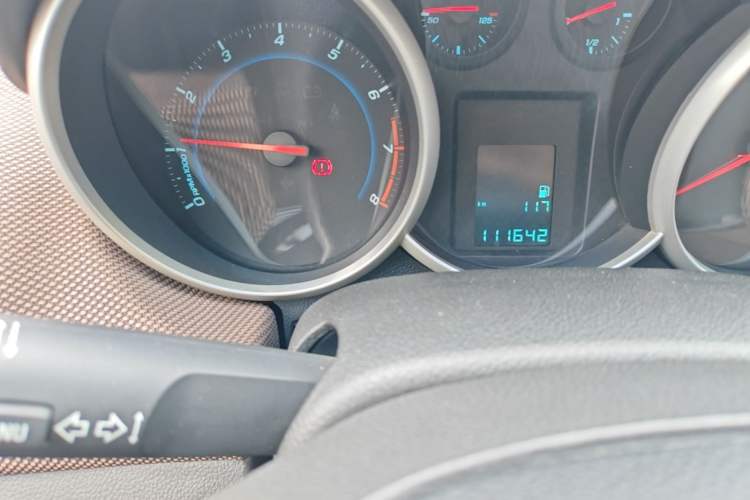 Used Chevrolet Cruze 2013 Hatchback 1.6L Manual Luxury Model Odometer Close Up