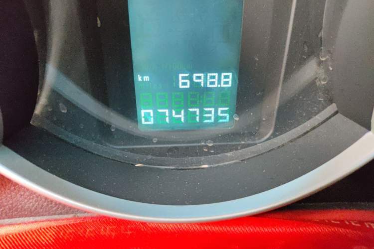 Used Chevrolet Cruze 2013 Hatchback 1.6L Manual Luxury Model Odometer Close Up