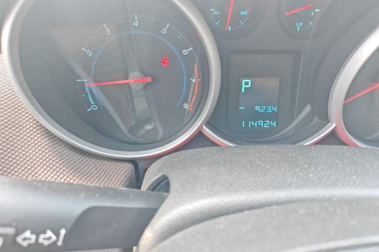 Used Chevrolet Cruze 2013 Hatchback 1.6L Automatic Luxury Model Odometer Close Up