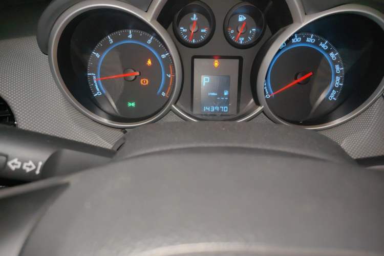 Used Chevrolet Cruze 2013 1.8L SE WTCC Edition AT Odometer Close Up