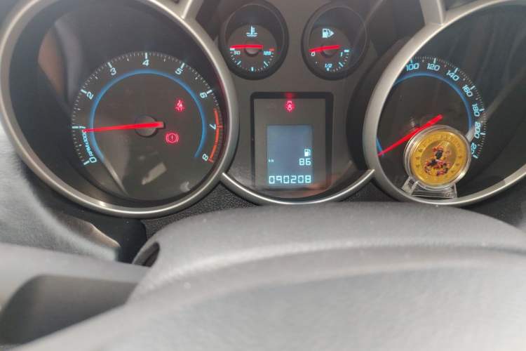 Used Chevrolet Cruze 2013 Hatchback 1.6L Manual Luxury Model Odometer Close Up