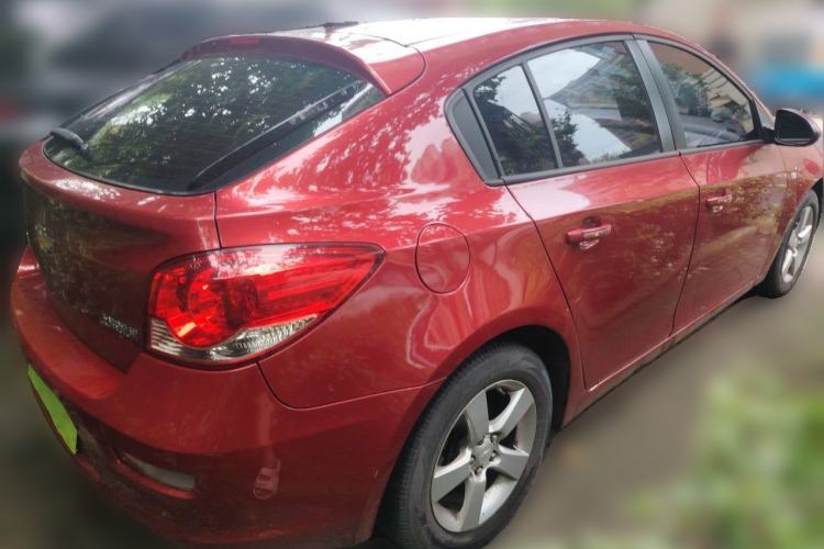 Used Chevrolet Cruze 2013 Hatchback 1.6L Manual Luxury Model Rear Right 45 Deg