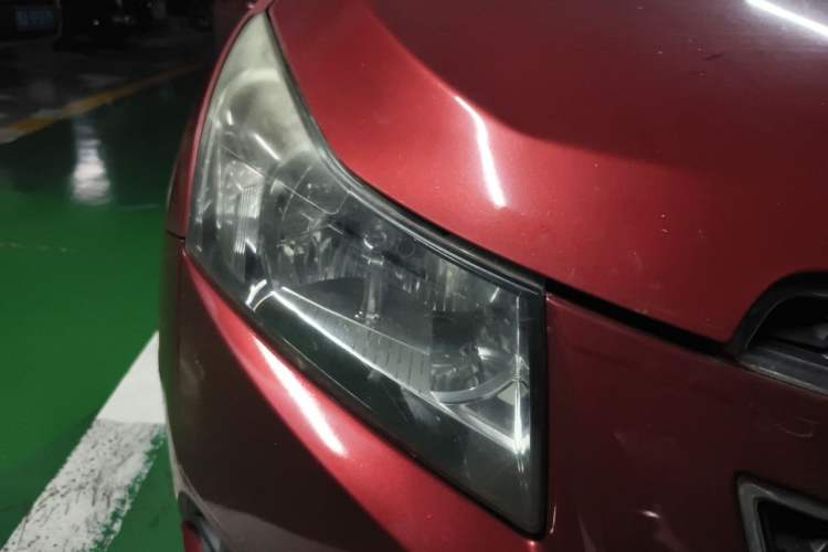 Used Chevrolet Cruze 2013 Hatchback 1.6L Automatic Luxury Model Right Front Headlight