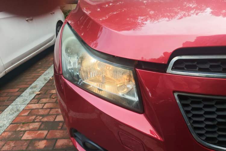 Used Chevrolet Cruze 2013 Hatchback 1.6L Automatic Luxury Model Right Front Headlight