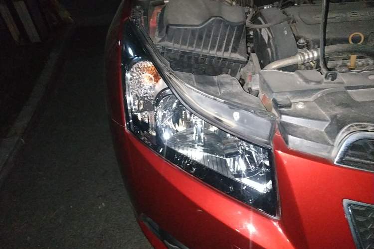 Used Chevrolet Cruze 2013 Hatchback 1.6L Automatic Luxury Model Right Front Headlight