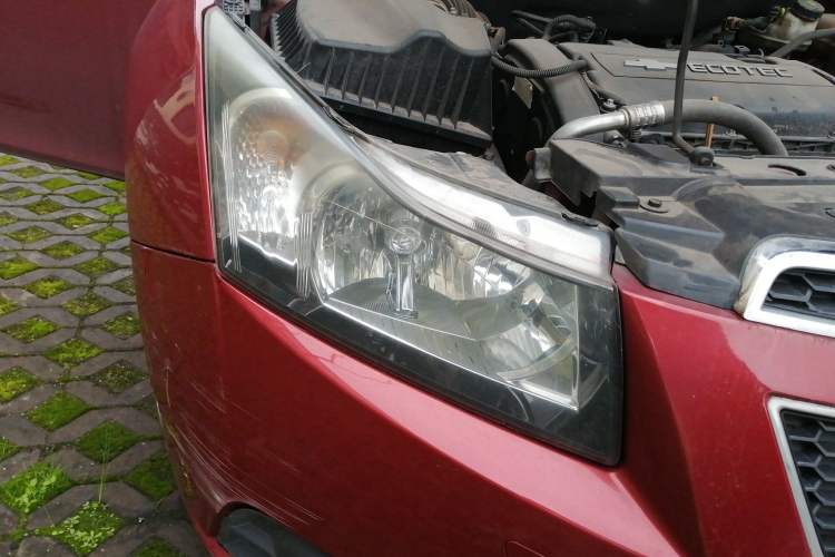 Used Chevrolet Cruze 2013 Hatchback 1.6L Automatic Luxury Model Right Front Headlight