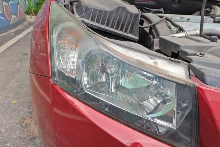 Used Chevrolet Cruze 2013 1.6L SE WTCC Edition MT Right Front Headlight