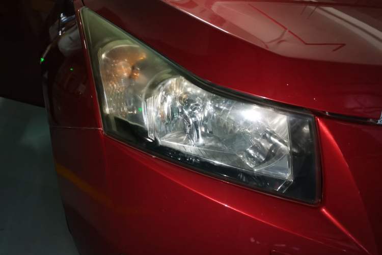 Used Chevrolet Cruze 2013 1.6L SL Sunroof Edition MT Right Front Headlight