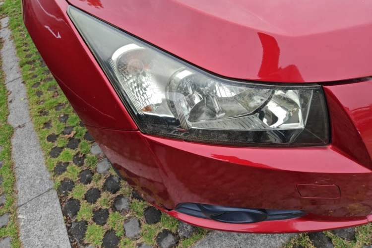 Used Chevrolet Cruze 2013 Hatchback 1.6L Manual Luxury Model Right Front Headlight
