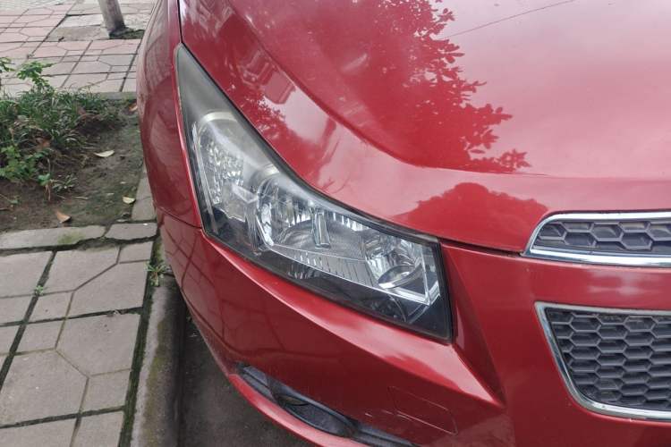 Used Chevrolet Cruze 2013 1.6L SE MT Right Front Headlight
