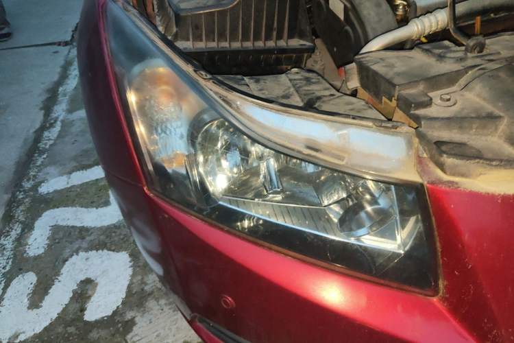 Used Chevrolet Cruze 2013 1.6L SL MT Right Front Headlight