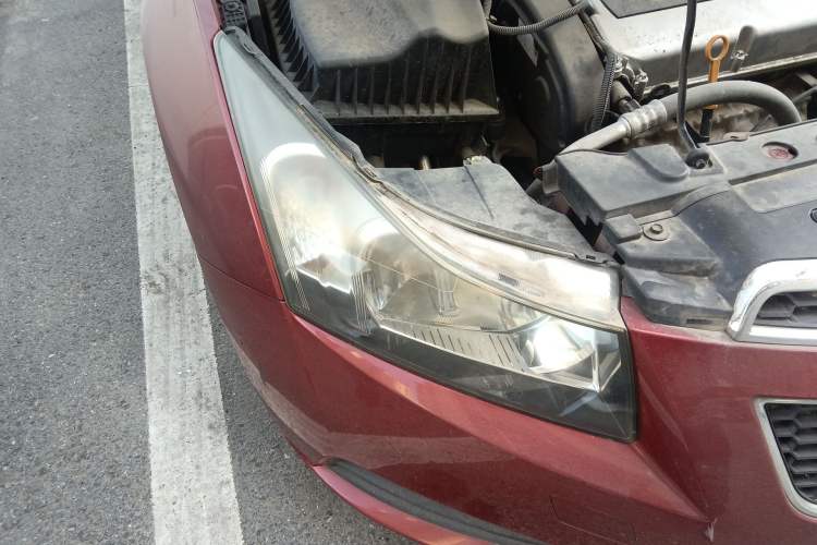 Used Chevrolet Cruze 2013 1.6L SL Sunroof Edition MT Right Front Headlight