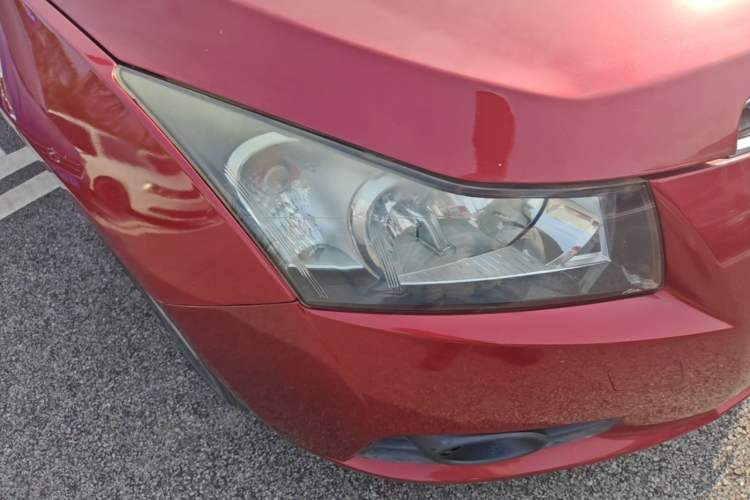 Used Chevrolet Cruze 2013 Hatchback 1.6L Automatic Luxury Model Right Front Headlight