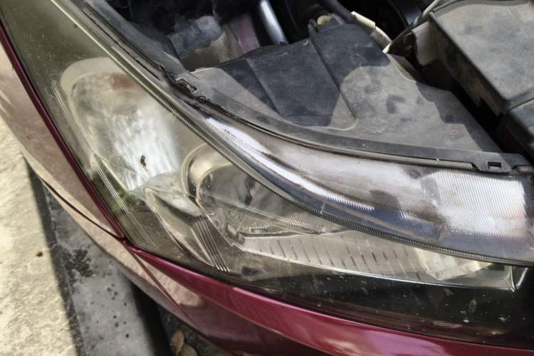 Used Chevrolet Cruze 2013 Hatchback 1.6L Automatic Luxury Model Right Front Headlight