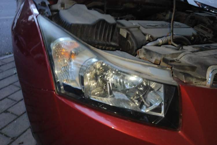 Used Chevrolet Cruze 2013 1.6L SL MT Right Front Headlight