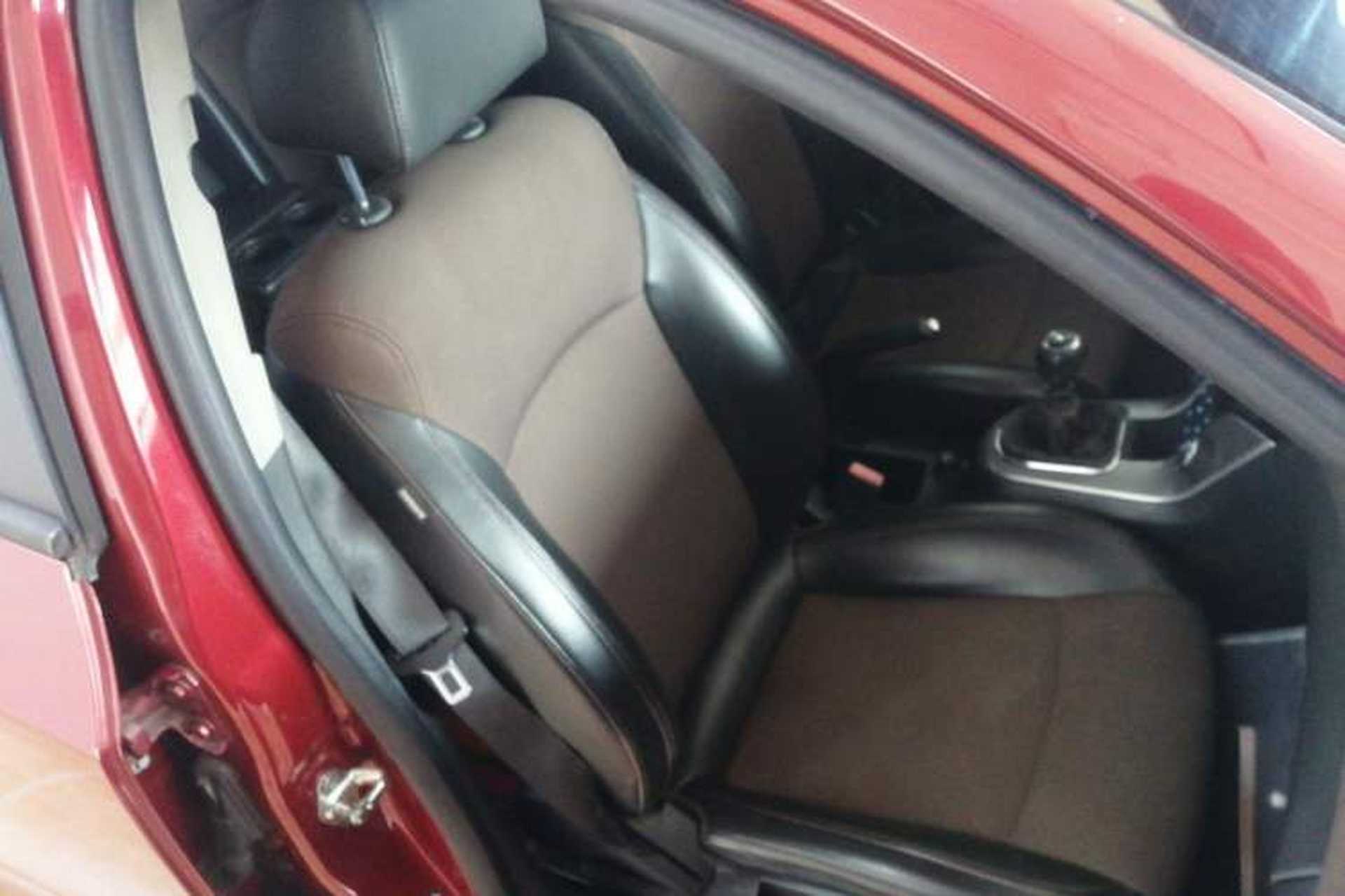 Used Chevrolet Cruze 2013 Hatchback 1.6L Manual Luxury Model Right Front Seat