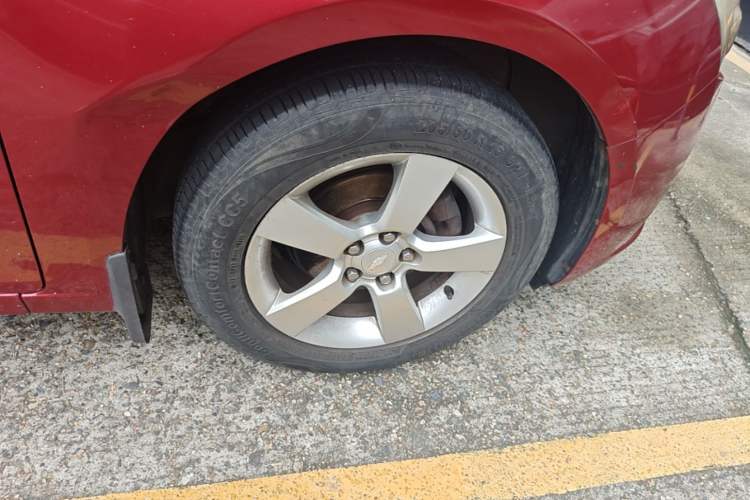Used Chevrolet Cruze 2013 1.6L SE MT Right Front Wheel Hub
