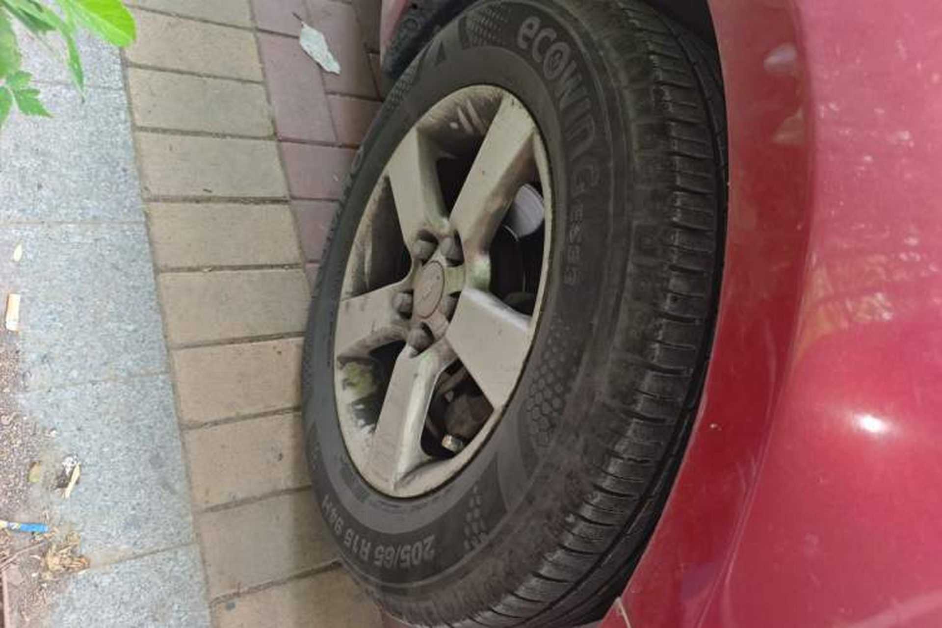 Used Chevrolet Cruze 2013 1.6L SL MT Right Front Wheel Hub