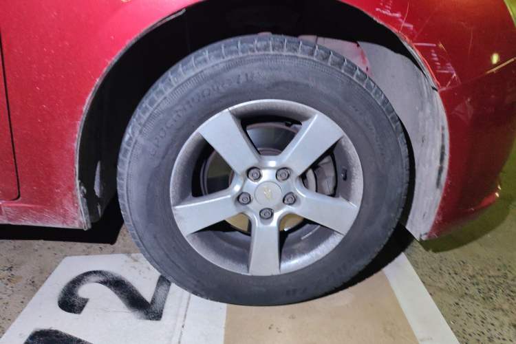 Used Chevrolet Cruze 2013 1.6L SL Grand Edition Automatic Right Front Wheel Hub