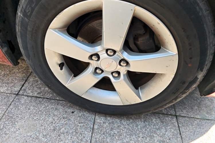 Used Chevrolet Cruze 2013 1.8L SE AT Right Front Wheel Hub