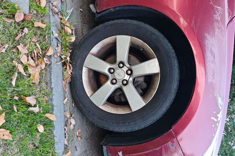 Used Chevrolet Cruze 2013 1.6L SE MT Right Front Wheel Hub