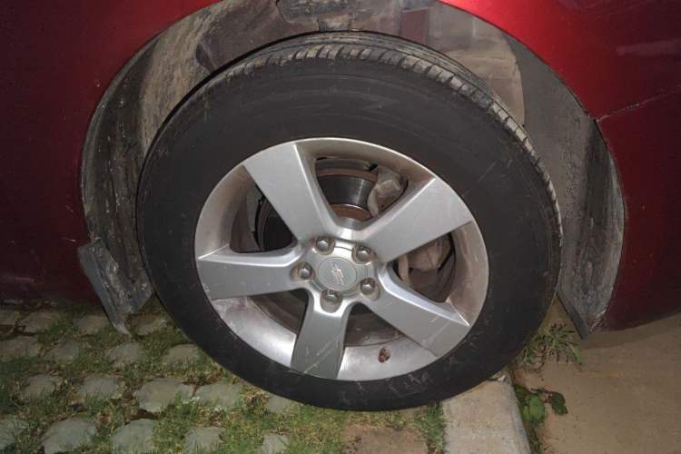 Used Chevrolet Cruze 2013 1.8L SE AT Right Front Wheel Hub