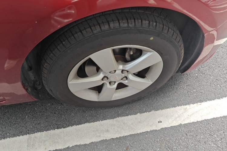 Used Chevrolet Cruze 2013 1.8L SE AT Right Front Wheel Hub
