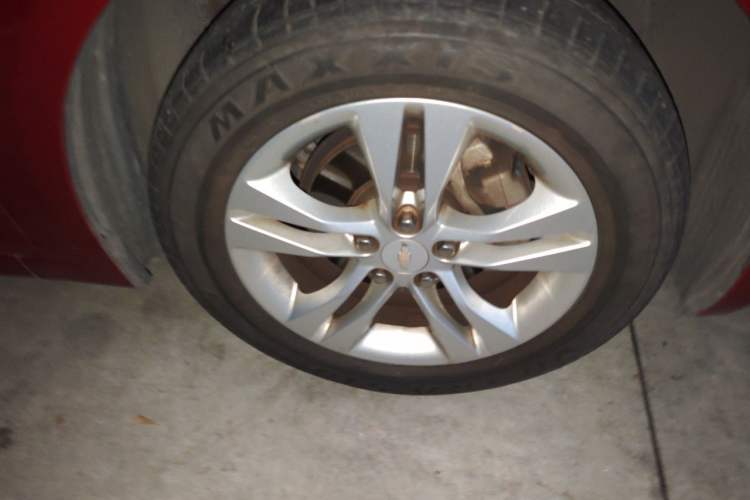 Used Chevrolet Cruze 2013 Hatchback 1.6L Automatic Luxury Model Right Front Wheel Hub