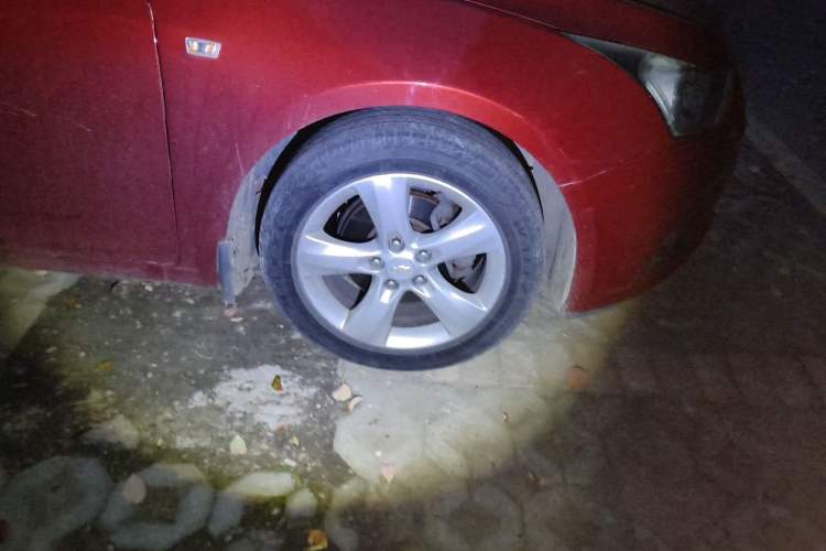 Used Chevrolet Cruze 2013 Hatchback 1.6T Automatic Flagship Model Right Front Wheel Hub