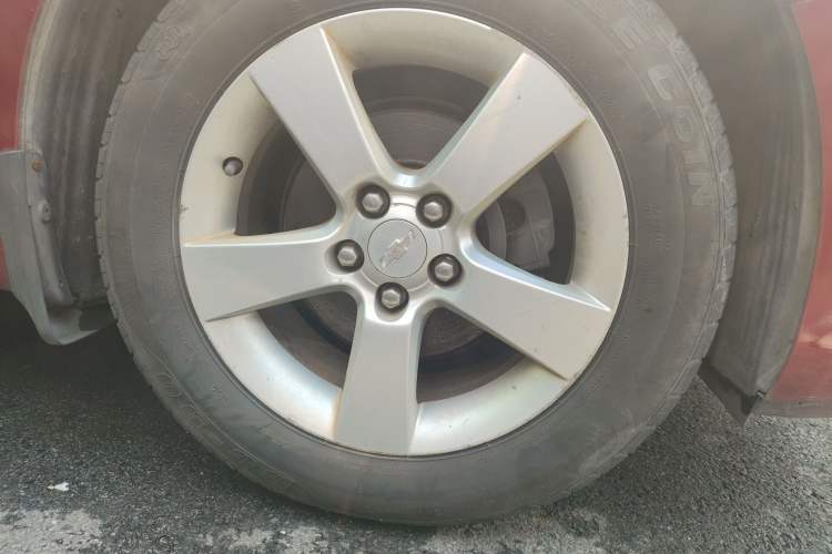 Used Chevrolet Cruze 2013 1.8L SE AT Right Front Wheel Hub