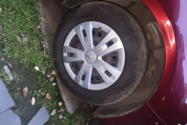 Used Chevrolet Cruze 2013 1.6L SL MT Right Front Wheel Hub