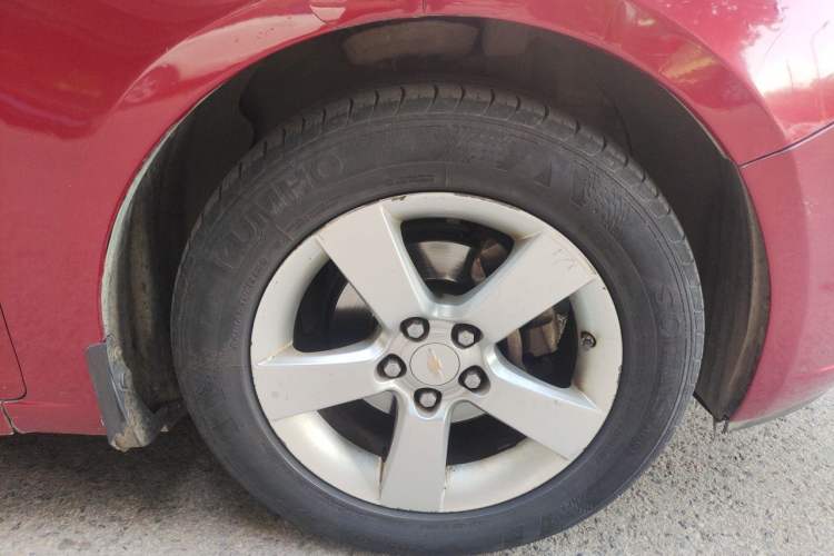 Used Chevrolet Cruze 2013 1.8L SE AT Right Front Wheel Hub