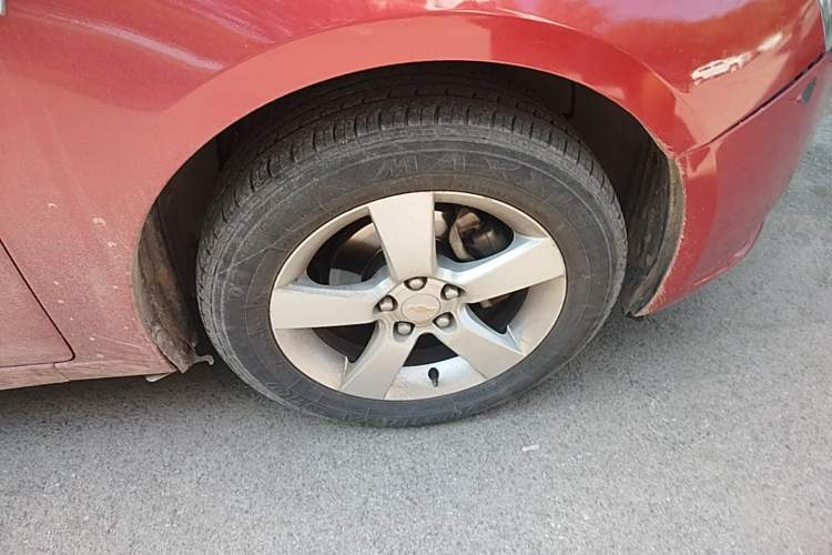 Used Chevrolet Cruze 2013 1.8L SE AT Right Front Wheel Hub