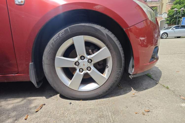 Used Chevrolet Cruze 2013 1.6L SE AT Right Front Wheel Hub