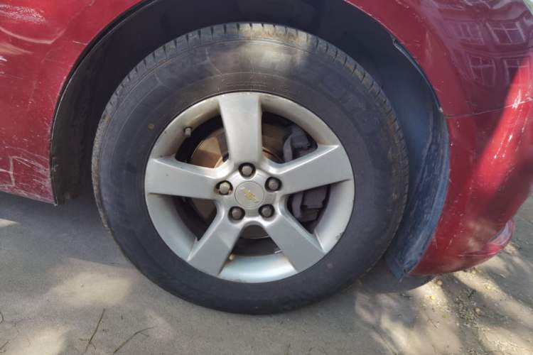 Used Chevrolet Cruze 2013 1.6L SL MT Right Front Wheel Hub