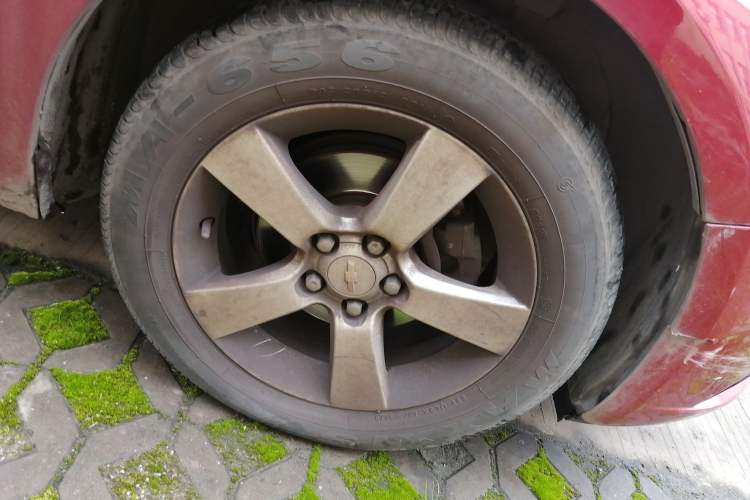 Used Chevrolet Cruze 2013 Hatchback 1.6L Automatic Luxury Model Right Front Wheel Hub