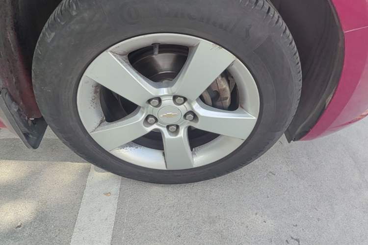 Used Chevrolet Cruze 2013 1.8L SE AT Right Front Wheel Hub