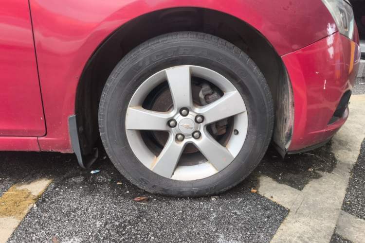 Used Chevrolet Cruze 2013 1.6L SE AT Right Front Wheel Hub