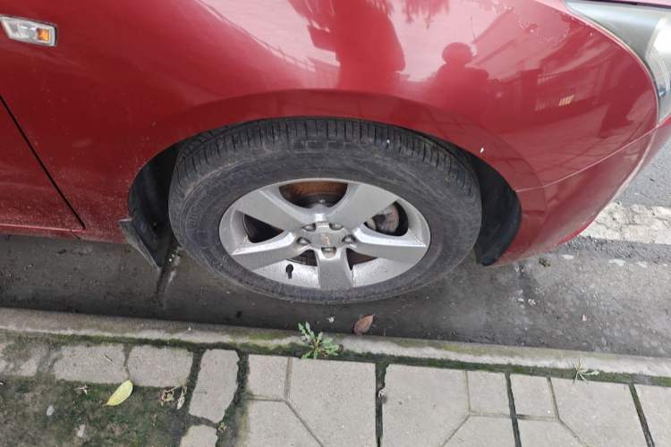 Used Chevrolet Cruze 2013 1.6L SE MT Right Front Wheel Hub