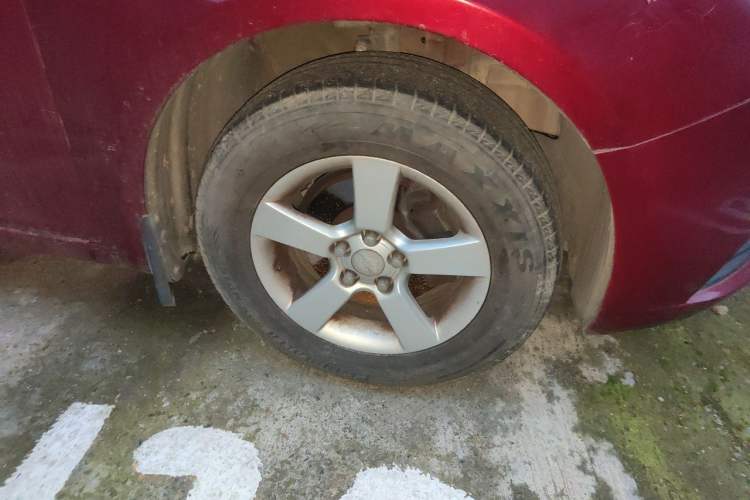 Used Chevrolet Cruze 2013 1.6L SL MT Right Front Wheel Hub